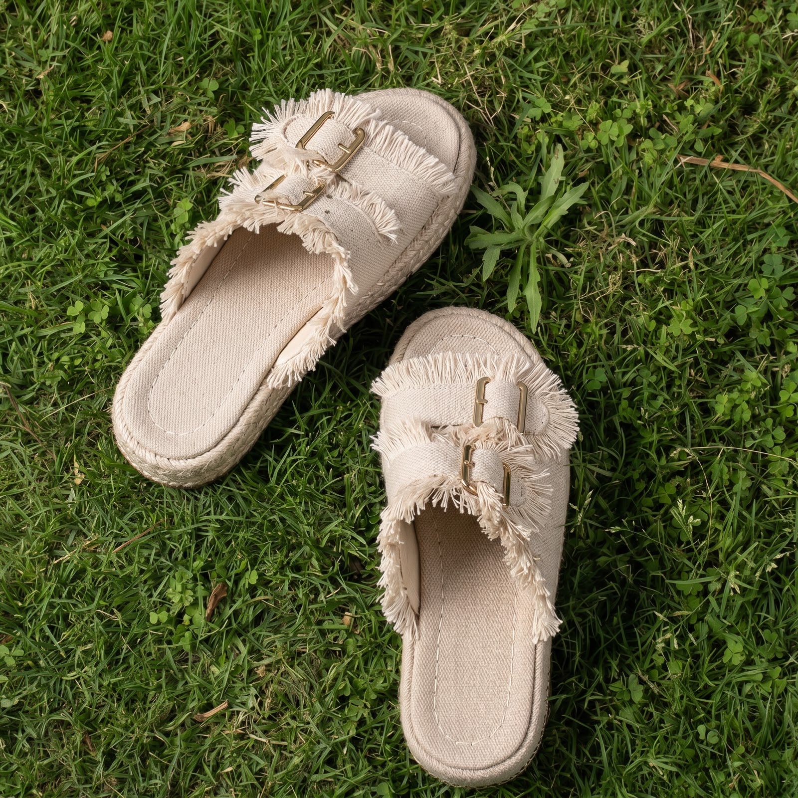 Handmade Shells Slipper 106