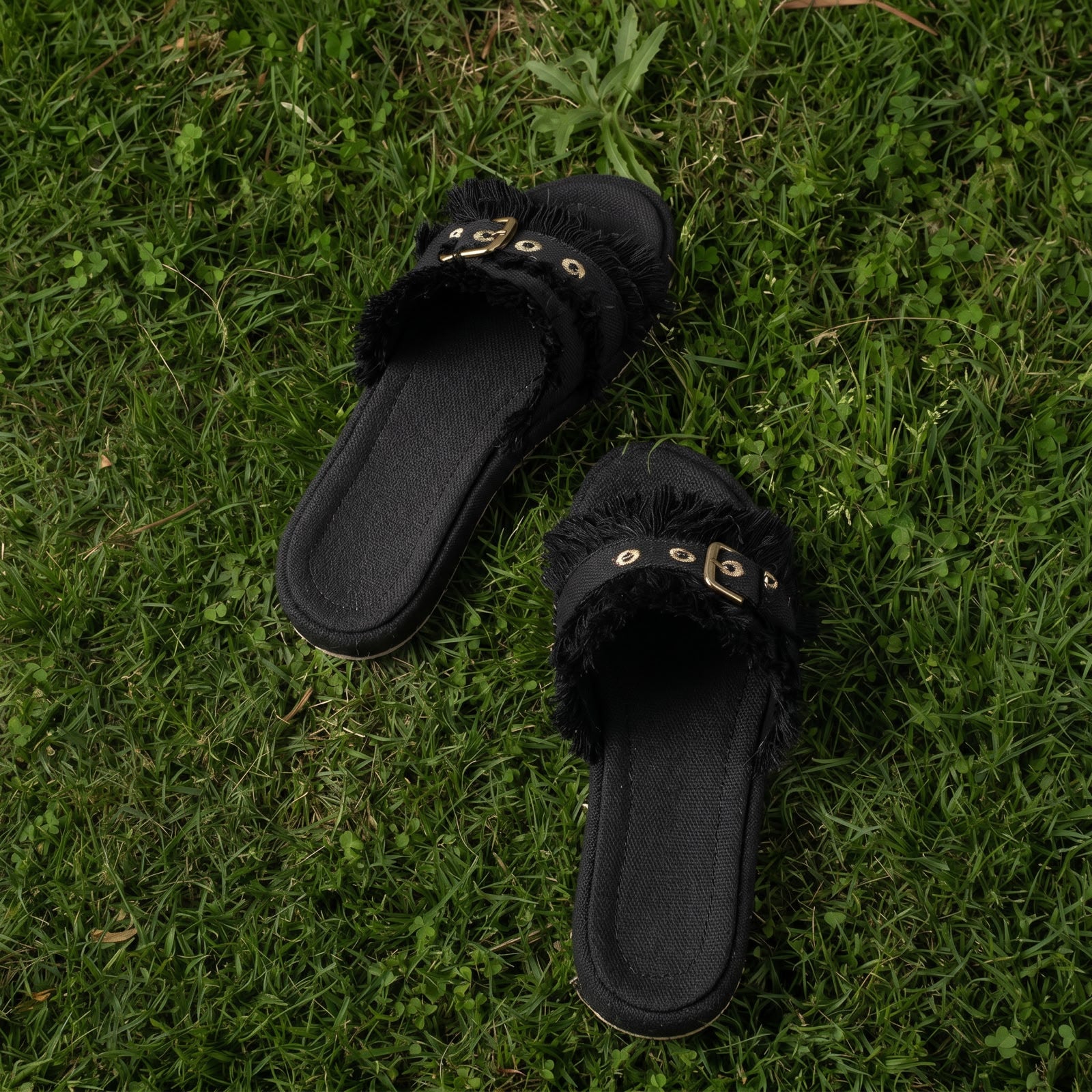 Handmade Shells Slipper 105